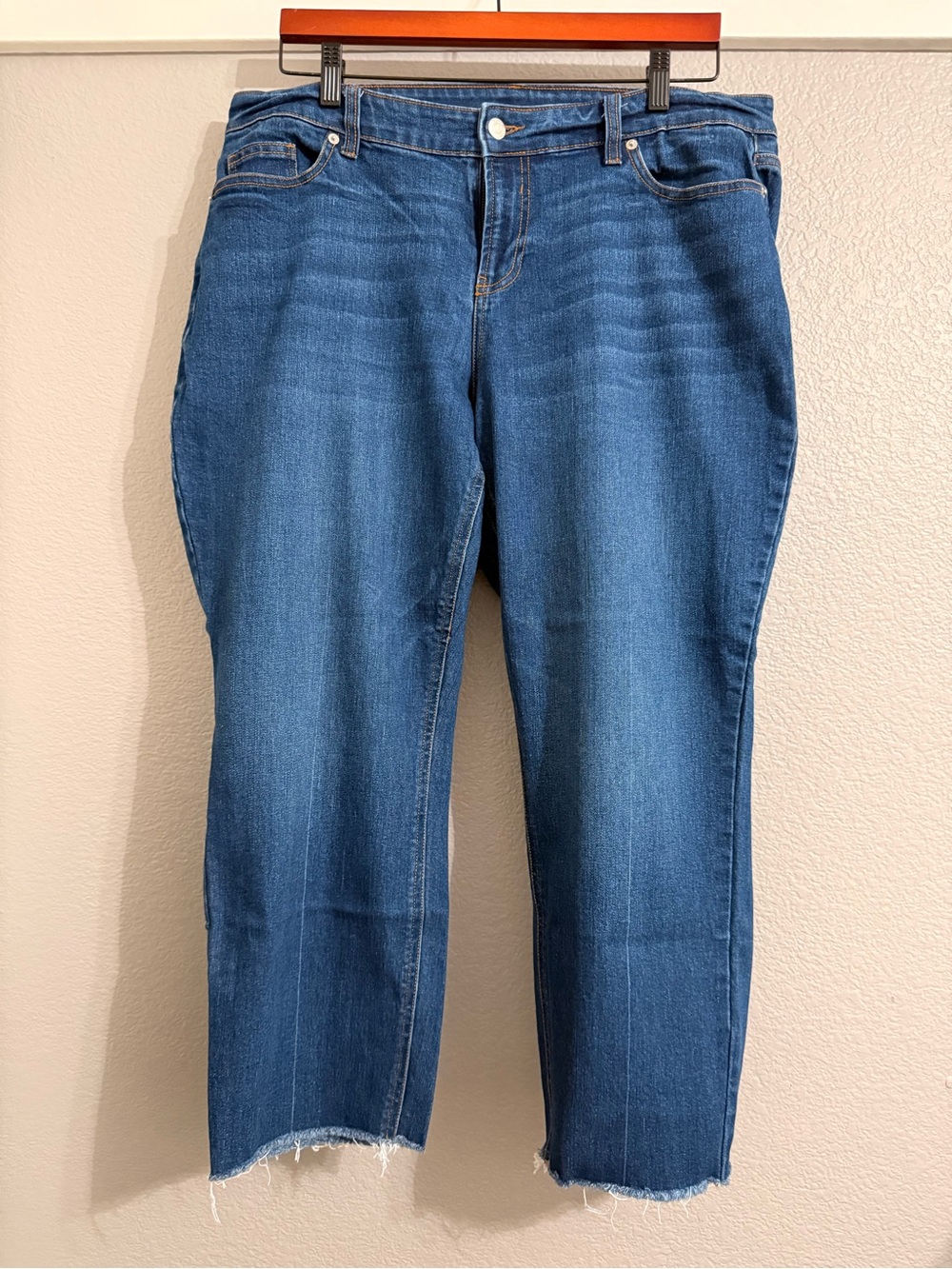 Old Navy Medium Blue Cropped Jeans with Fray Hem